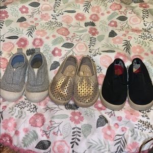 Bundle of toddler shoes size 5